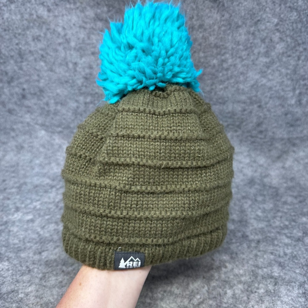 REI Kids Girls Chunky Pom Knit Beanie Winter Hat 4–7Y Olive Green